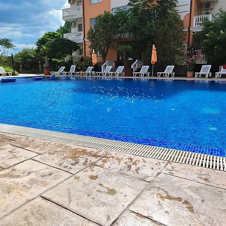 Apartman Sunny Cozy With A Pool