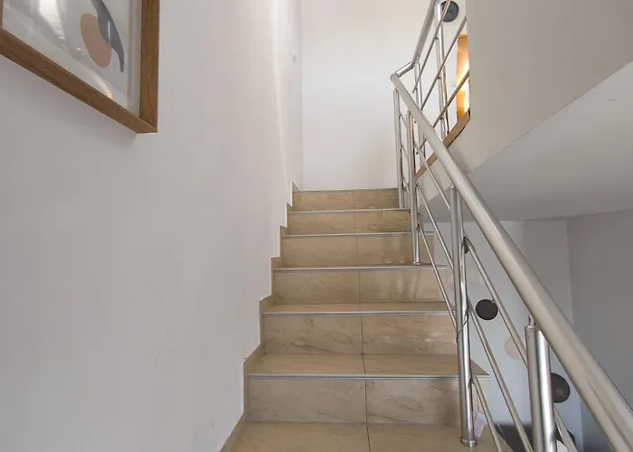 Sunny Cozy With A Pool Apartman Napospart