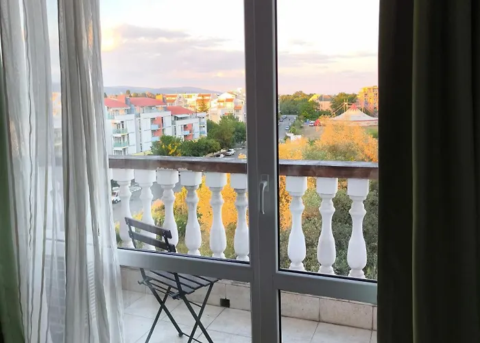 Sunny Cozy With A Pool Apartman Napospart