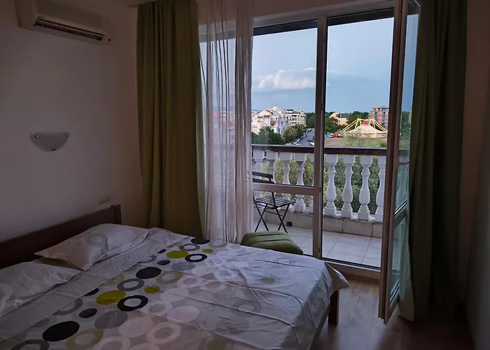 Sunny Cozy With A Pool Apartman Napospart