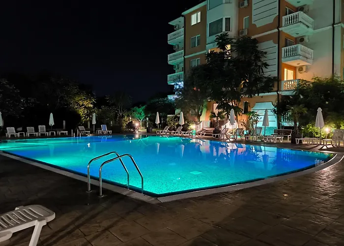 Sunny Cozy With A Pool * Napospart