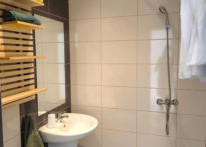 Sunny Cozy With A Pool Apartman Napospart